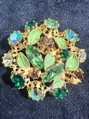 Vtg: Beautiful Australian Crystal & Enamel Floral Accent Brooch